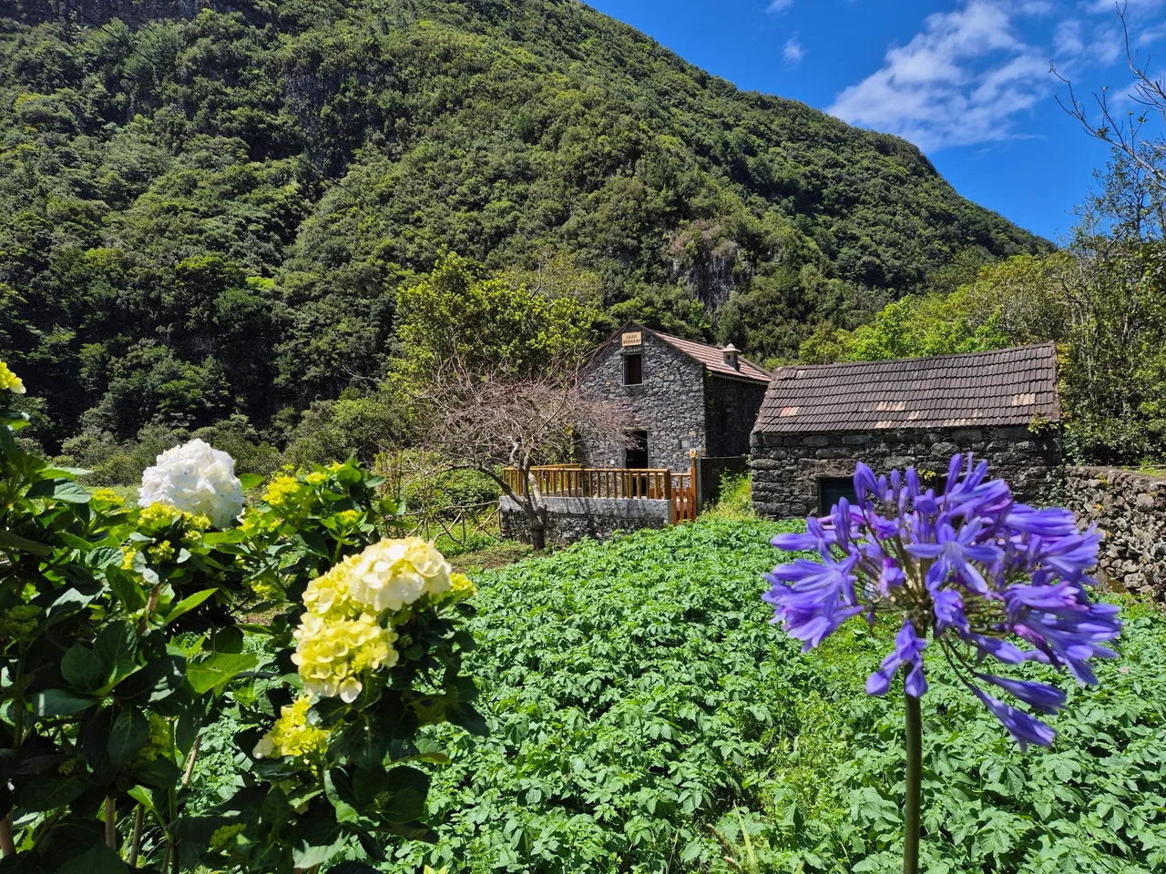 The stone farmhouse of Casa Hernani in the Chão da Ribeira valley, Madeira