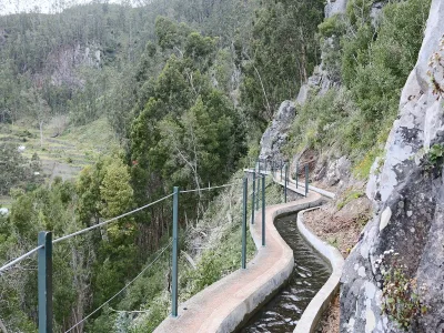 Levada Nova do Arco da Calheta, Madeira hiking trail (L-ARCO)