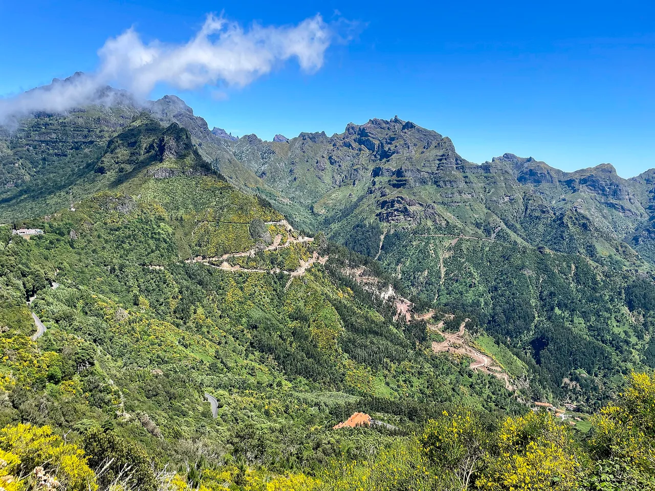 Levada das Rabaças, Madeira hiking trail in Ribeira Brava (L-RABACAS)