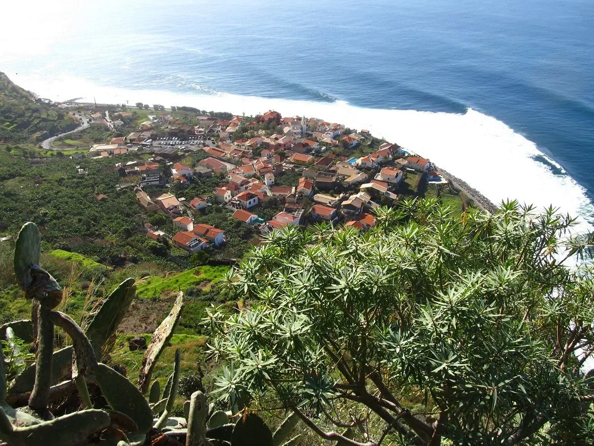 Vereda do Jardim do Mar, Madeira hiking trail in Calheta (PR20)